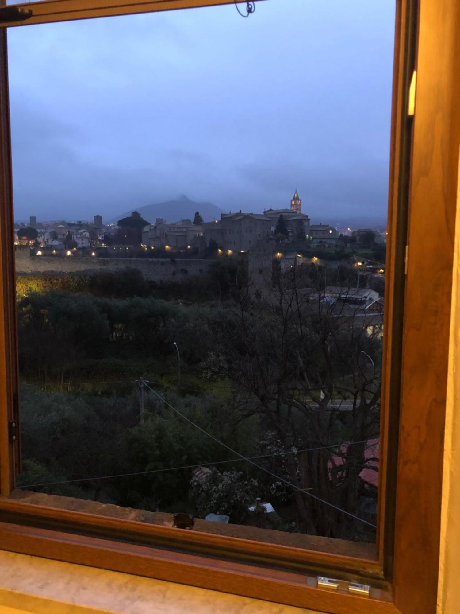 La Finestra Di Umberto Vicino Al Centro Con Parcheggio Privato Bed & Breakfast Viterbo Luaran gambar