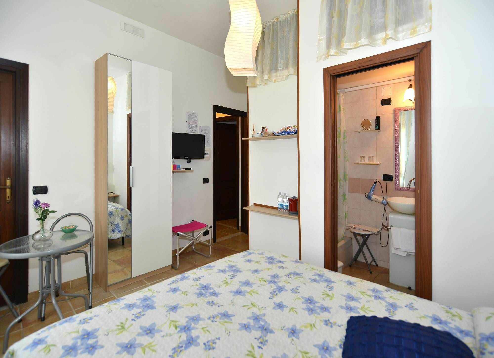 La Finestra Di Umberto Vicino Al Centro Con Parcheggio Privato Bed & Breakfast Viterbo Luaran gambar
